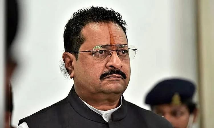 विजयपुरा में मतदाता सूची विवाद: तीन जीवित महिलाओं को मृत बताया गया, जांच में हमनाम लोगों के मृत्यु प्रमाण पत्र आए सामने