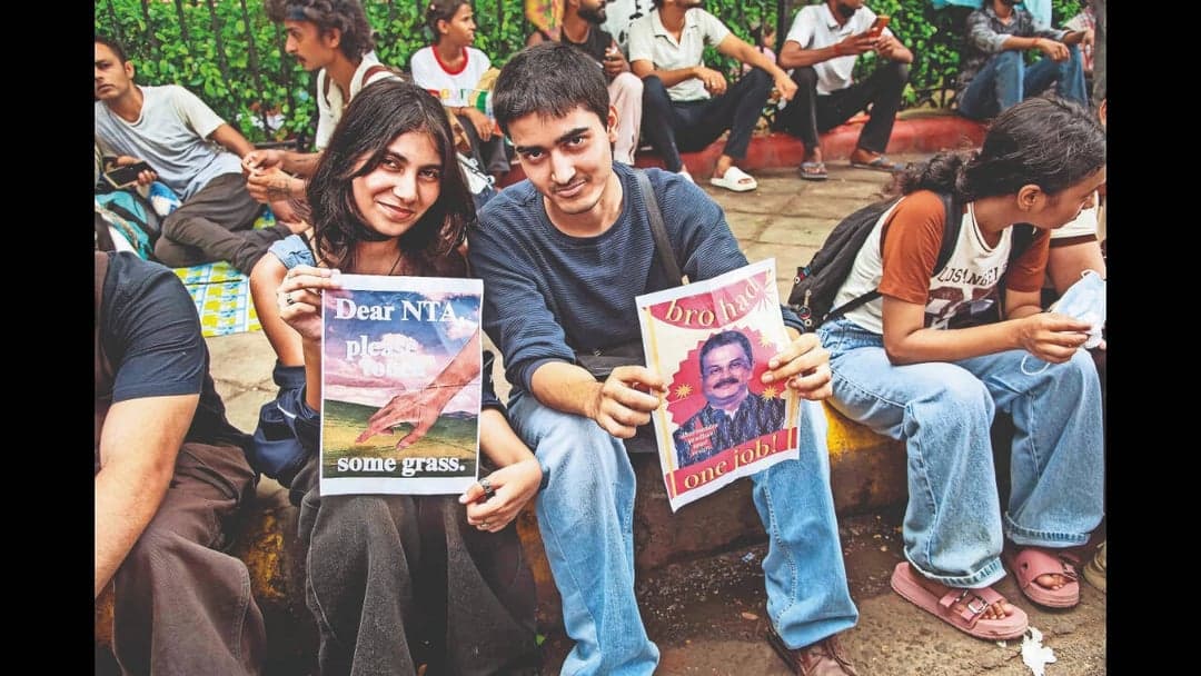 विरोध प्रदर्शन अब सिर्फ़ नारे नहीं, युवा पीढ़ी के लिए अभिव्यक्ति का ज़रिया