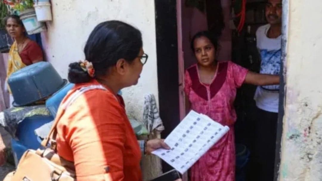 कर्नाटक निर्वाचन अधिकारी ने मतदाता सूची से नाम हटाने के आवेदनों पर कानून के अनुसार कार्रवाई का आश्वासन दिया