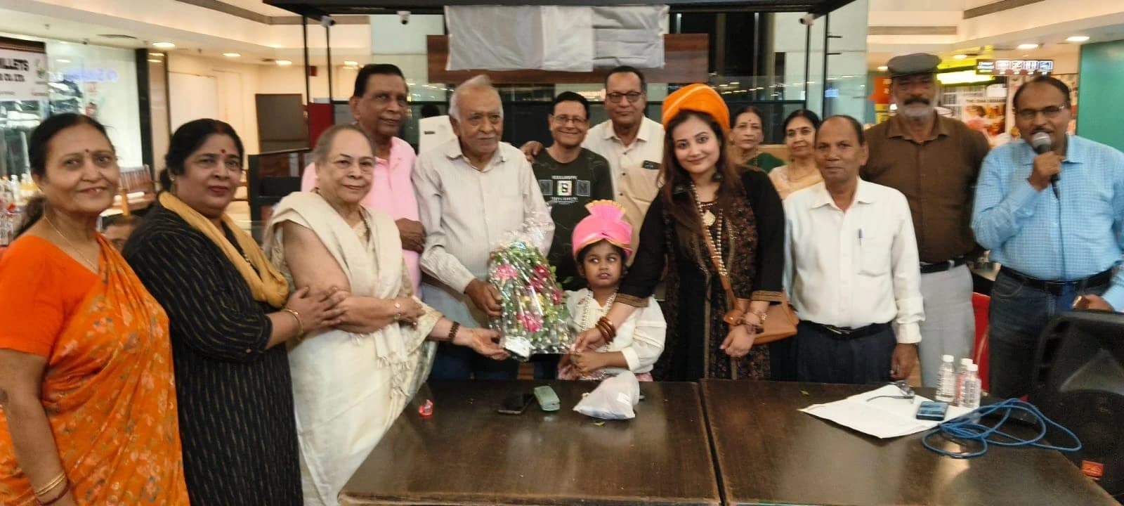 सक्रिय जीवन जीने वाले सैम सीनियर सिटिजन क्लब ने सम्मानित किए युवा कलाकार